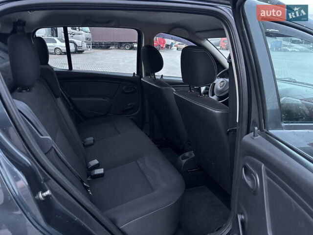 Серый Дачия Sandero StepWay, объемом двигателя 1.5 л и пробегом 181 тыс. км за 7500 $, фото 17 на Automoto.ua