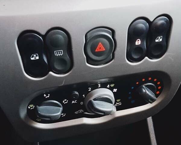 Сірий Дачія Sandero StepWay, об'ємом двигуна 1.6 л та пробігом 204 тис. км за 6200 $, фото 22 на Automoto.ua