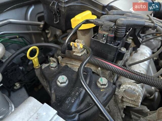 Сірий Дачія Sandero StepWay, об'ємом двигуна 1.6 л та пробігом 147 тис. км за 6800 $, фото 134 на Automoto.ua