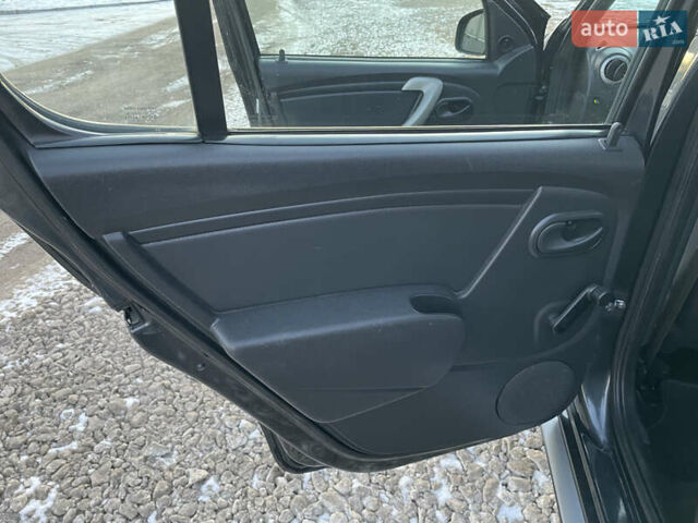 Серый Дачия Sandero StepWay, объемом двигателя 1.6 л и пробегом 171 тыс. км за 6750 $, фото 13 на Automoto.ua