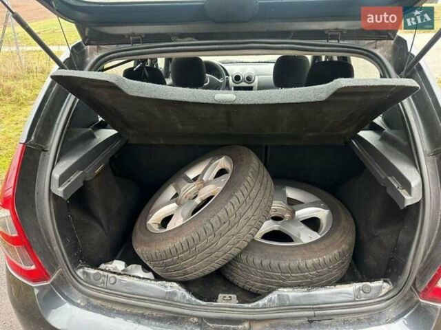 Серый Дачия Sandero StepWay, объемом двигателя 1.6 л и пробегом 230 тыс. км за 5300 $, фото 11 на Automoto.ua