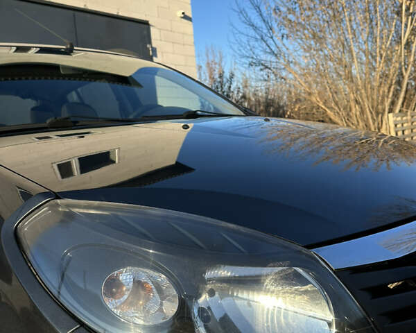 Серый Дачия Sandero StepWay, объемом двигателя 1.6 л и пробегом 180 тыс. км за 6699 $, фото 57 на Automoto.ua