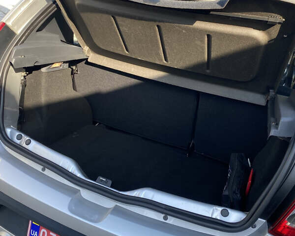 Серый Дачия Sandero StepWay, объемом двигателя 1.6 л и пробегом 118 тыс. км за 6900 $, фото 4 на Automoto.ua