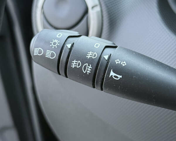 Серый Дачия Sandero StepWay, объемом двигателя 1.6 л и пробегом 141 тыс. км за 6200 $, фото 55 на Automoto.ua