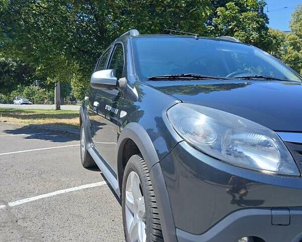 Серый Дачия Sandero StepWay, объемом двигателя 1.6 л и пробегом 207 тыс. км за 6600 $, фото 15 на Automoto.ua