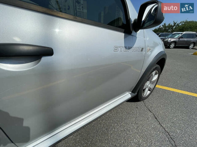 Серый Дачия Sandero StepWay, объемом двигателя 1.6 л и пробегом 195 тыс. км за 7200 $, фото 18 на Automoto.ua