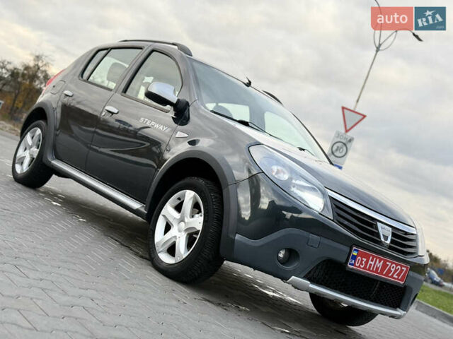 Серый Дачия Sandero StepWay, объемом двигателя 1.6 л и пробегом 141 тыс. км за 6200 $, фото 15 на Automoto.ua