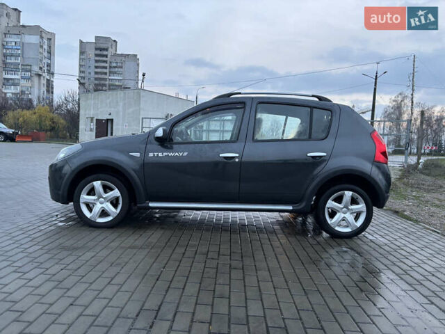 Серый Дачия Sandero StepWay, объемом двигателя 1.5 л и пробегом 181 тыс. км за 7500 $, фото 3 на Automoto.ua
