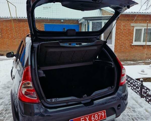 Серый Дачия Sandero StepWay, объемом двигателя 1.6 л и пробегом 172 тыс. км за 6650 $, фото 60 на Automoto.ua