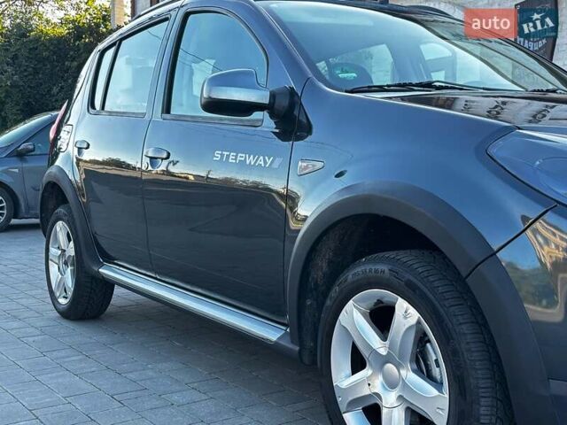 Серый Дачия Sandero StepWay, объемом двигателя 0 л и пробегом 129 тыс. км за 6599 $, фото 49 на Automoto.ua