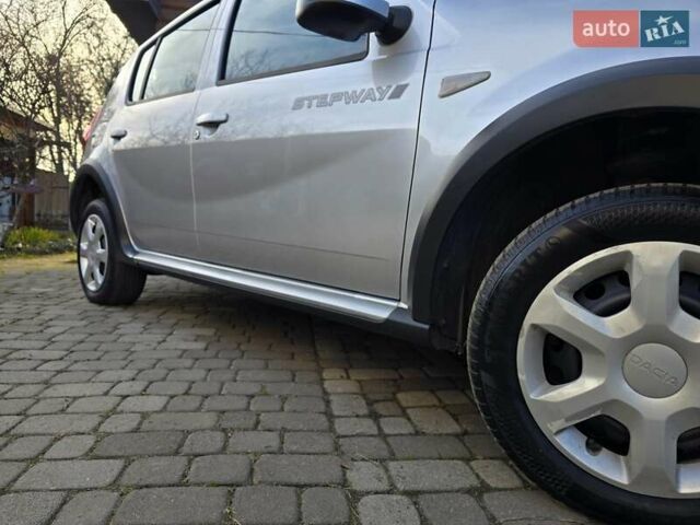 Сірий Дачія Sandero StepWay, об'ємом двигуна 1.6 л та пробігом 147 тис. км за 6800 $, фото 6 на Automoto.ua