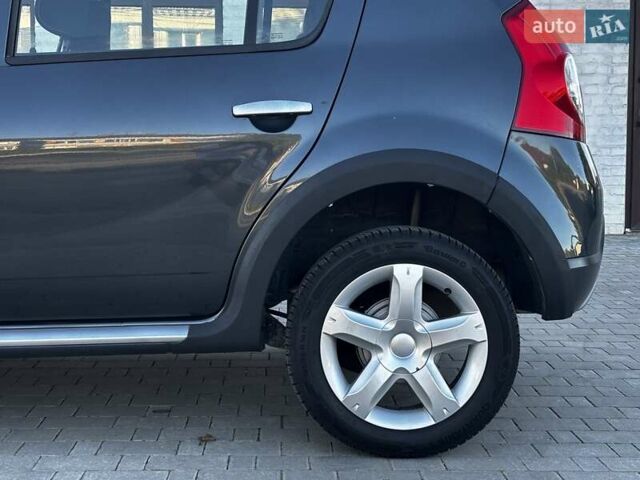 Серый Дачия Sandero StepWay, объемом двигателя 0 л и пробегом 129 тыс. км за 6599 $, фото 24 на Automoto.ua