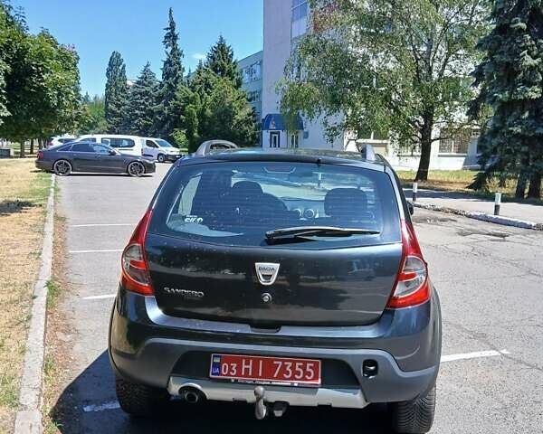 Серый Дачия Sandero StepWay, объемом двигателя 1.6 л и пробегом 207 тыс. км за 6600 $, фото 11 на Automoto.ua