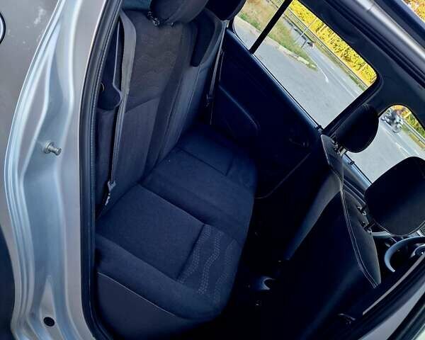 Серый Дачия Sandero StepWay, объемом двигателя 1.6 л и пробегом 177 тыс. км за 6699 $, фото 81 на Automoto.ua