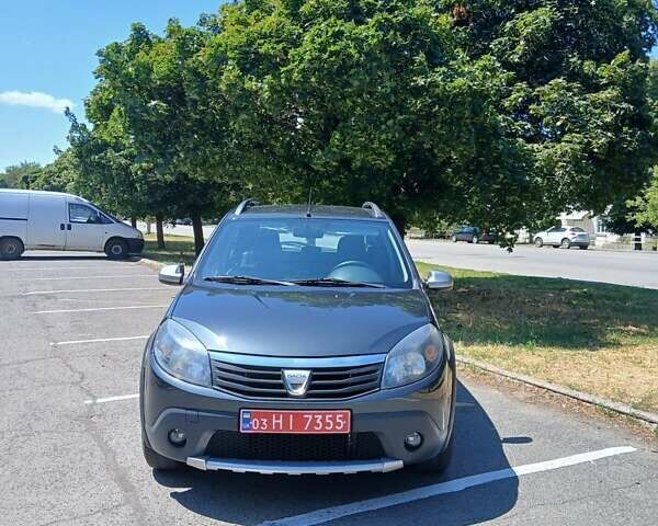 Серый Дачия Sandero StepWay, объемом двигателя 1.6 л и пробегом 207 тыс. км за 6600 $, фото 17 на Automoto.ua