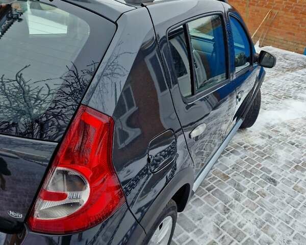 Серый Дачия Sandero StepWay, объемом двигателя 1.6 л и пробегом 172 тыс. км за 6650 $, фото 12 на Automoto.ua