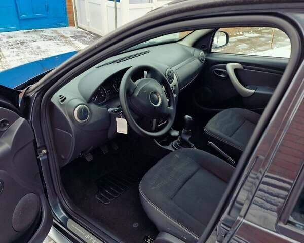 Серый Дачия Sandero StepWay, объемом двигателя 1.6 л и пробегом 172 тыс. км за 6650 $, фото 39 на Automoto.ua