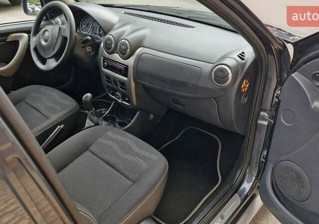 Серый Дачия Sandero StepWay, объемом двигателя 1.6 л и пробегом 191 тыс. км за 6999 $, фото 30 на Automoto.ua
