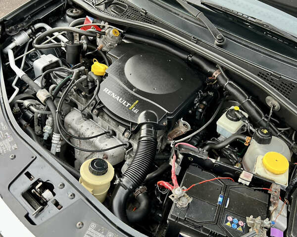 Дачия Sandero StepWay 2010 в Кролевце на Automoto.ua Серый Дачия Sandero StepWay, объемом двигателя 1.6 л и пробегом 203 тыс. км за 6850 $, фото 43 на Automoto.ua