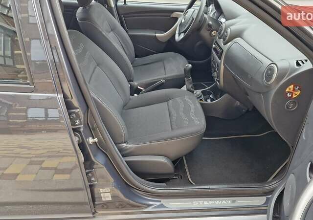 Серый Дачия Sandero StepWay, объемом двигателя 1.6 л и пробегом 191 тыс. км за 6999 $, фото 29 на Automoto.ua