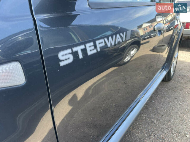 Серый Дачия Sandero StepWay, объемом двигателя 1.6 л и пробегом 168 тыс. км за 6500 $, фото 4 на Automoto.ua