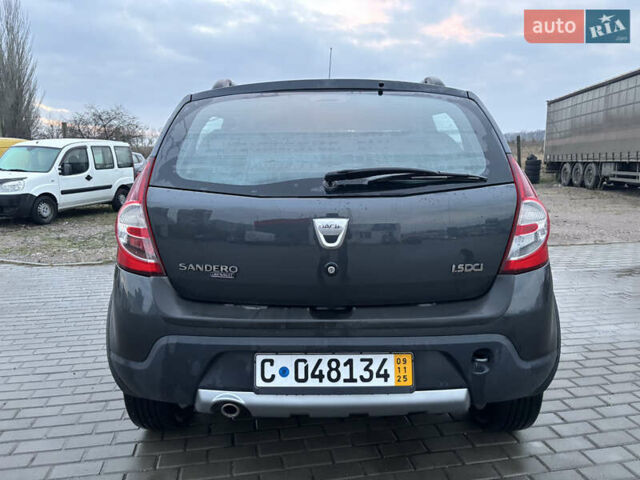 Серый Дачия Sandero StepWay, объемом двигателя 1.5 л и пробегом 181 тыс. км за 7500 $, фото 6 на Automoto.ua