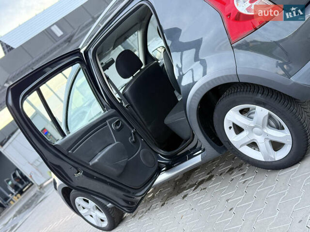 Серый Дачия Sandero StepWay, объемом двигателя 1.6 л и пробегом 141 тыс. км за 6200 $, фото 61 на Automoto.ua
