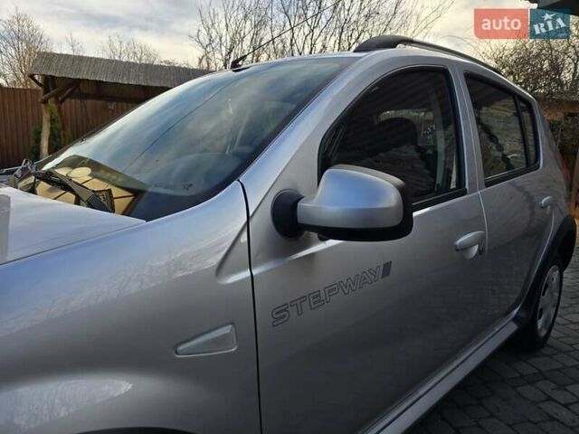 Сірий Дачія Sandero StepWay, об'ємом двигуна 1.6 л та пробігом 147 тис. км за 6800 $, фото 14 на Automoto.ua