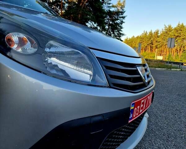 Серый Дачия Sandero StepWay, объемом двигателя 1.6 л и пробегом 177 тыс. км за 6699 $, фото 12 на Automoto.ua