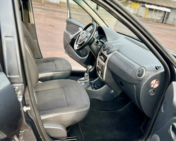 Дачия Sandero StepWay 2010 в Кролевце на Automoto.ua Серый Дачия Sandero StepWay, объемом двигателя 1.6 л и пробегом 203 тыс. км за 6850 $, фото 38 на Automoto.ua
