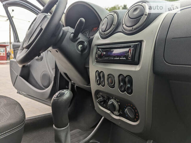 Серый Дачия Sandero StepWay, объемом двигателя 1.6 л и пробегом 180 тыс. км за 6300 $, фото 15 на Automoto.ua