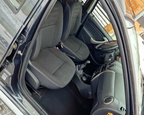 Серый Дачия Sandero StepWay, объемом двигателя 1.6 л и пробегом 172 тыс. км за 6650 $, фото 93 на Automoto.ua
