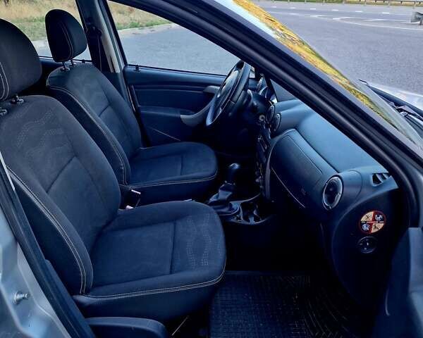 Серый Дачия Sandero StepWay, объемом двигателя 1.6 л и пробегом 177 тыс. км за 6699 $, фото 94 на Automoto.ua
