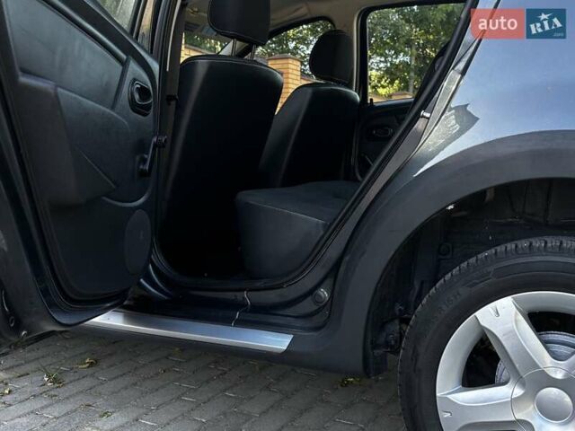 Серый Дачия Sandero StepWay, объемом двигателя 0 л и пробегом 129 тыс. км за 6599 $, фото 93 на Automoto.ua