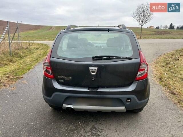 Серый Дачия Sandero StepWay, объемом двигателя 1.6 л и пробегом 230 тыс. км за 5300 $, фото 4 на Automoto.ua