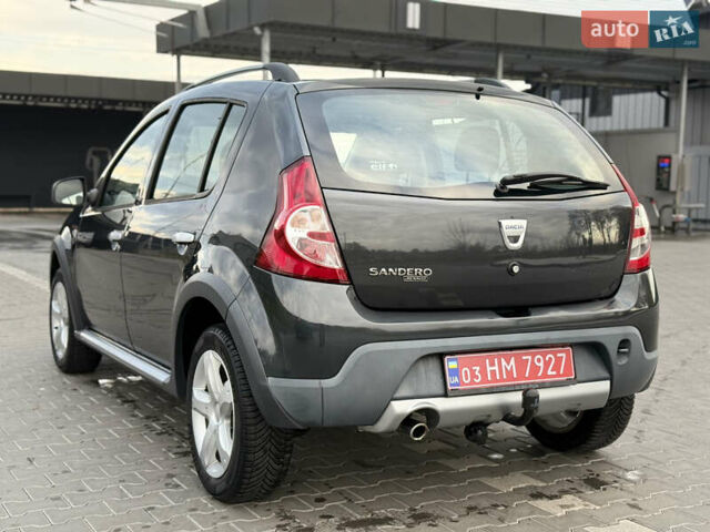 Серый Дачия Sandero StepWay, объемом двигателя 1.6 л и пробегом 141 тыс. км за 6200 $, фото 6 на Automoto.ua