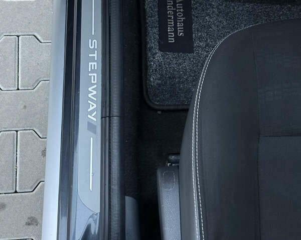 Серый Дачия Sandero StepWay, объемом двигателя 1.6 л и пробегом 141 тыс. км за 6200 $, фото 52 на Automoto.ua