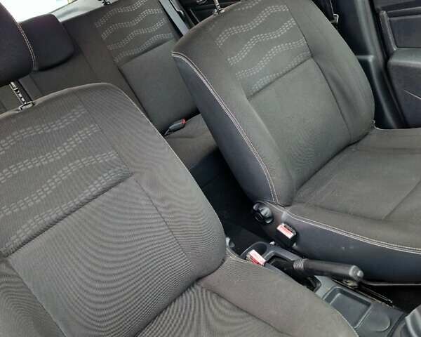 Серый Дачия Sandero StepWay, объемом двигателя 1.6 л и пробегом 172 тыс. км за 6650 $, фото 102 на Automoto.ua