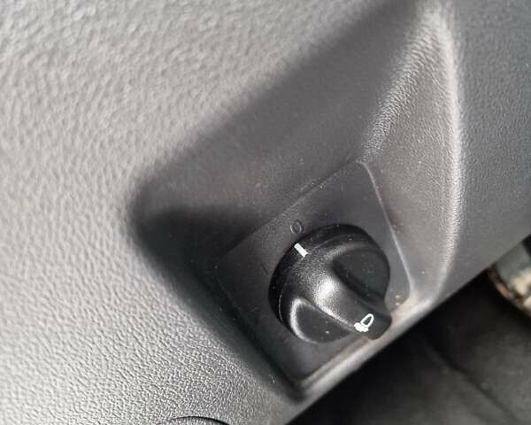 Серый Дачия Sandero StepWay, объемом двигателя 1.6 л и пробегом 172 тыс. км за 6650 $, фото 46 на Automoto.ua