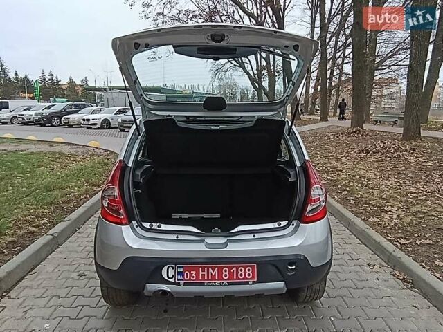 Серый Дачия Sandero StepWay, объемом двигателя 1.6 л и пробегом 132 тыс. км за 7300 $, фото 7 на Automoto.ua