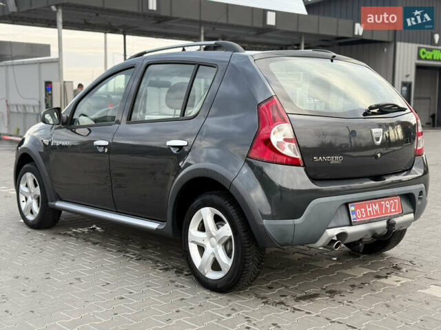 Серый Дачия Sandero StepWay, объемом двигателя 1.6 л и пробегом 141 тыс. км за 6200 $, фото 5 на Automoto.ua