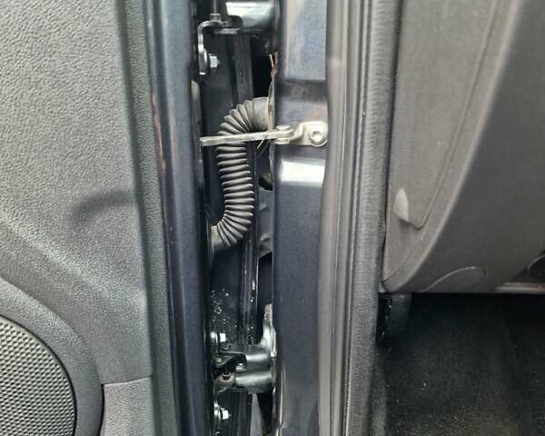 Серый Дачия Sandero StepWay, объемом двигателя 1.6 л и пробегом 172 тыс. км за 6650 $, фото 47 на Automoto.ua
