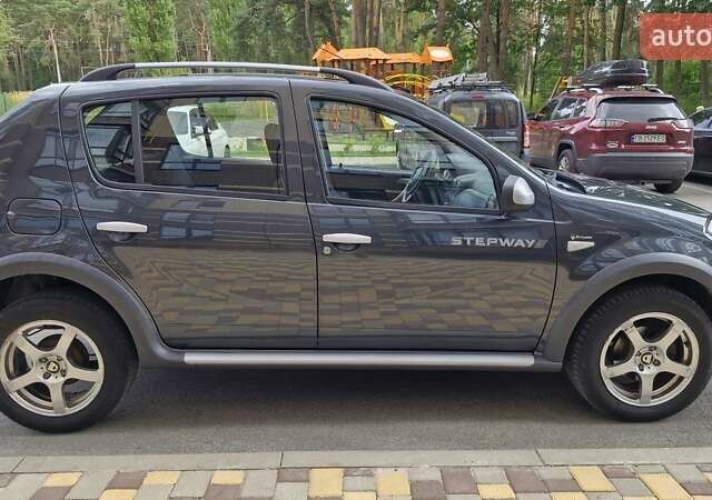 Серый Дачия Sandero StepWay, объемом двигателя 1.6 л и пробегом 191 тыс. км за 6999 $, фото 11 на Automoto.ua