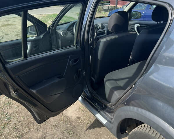 Серый Дачия Sandero StepWay, объемом двигателя 1.6 л и пробегом 131 тыс. км за 6400 $, фото 7 на Automoto.ua