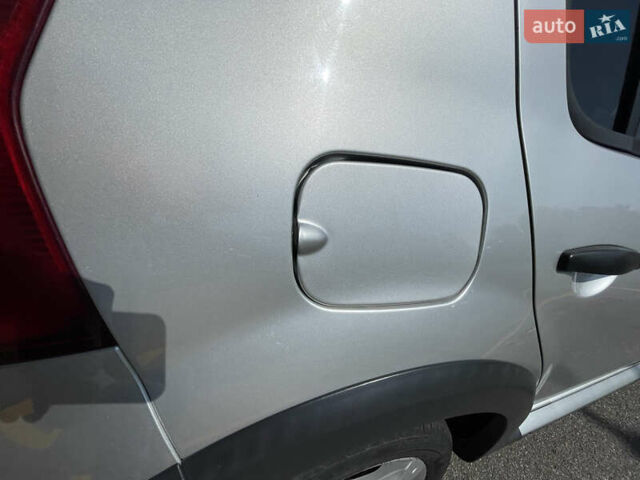 Серый Дачия Sandero StepWay, объемом двигателя 1.6 л и пробегом 195 тыс. км за 7200 $, фото 21 на Automoto.ua