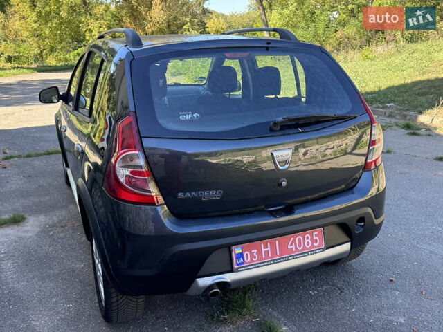 Серый Дачия Sandero StepWay, объемом двигателя 1.6 л и пробегом 173 тыс. км за 6799 $, фото 7 на Automoto.ua