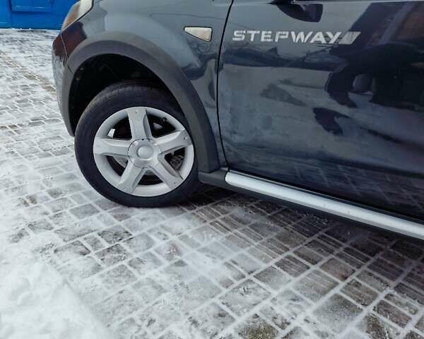 Серый Дачия Sandero StepWay, объемом двигателя 1.6 л и пробегом 172 тыс. км за 6650 $, фото 4 на Automoto.ua