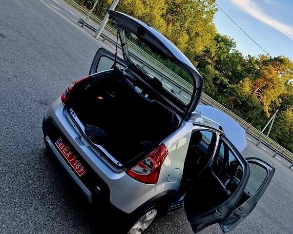 Серый Дачия Sandero StepWay, объемом двигателя 1.6 л и пробегом 177 тыс. км за 6699 $, фото 126 на Automoto.ua