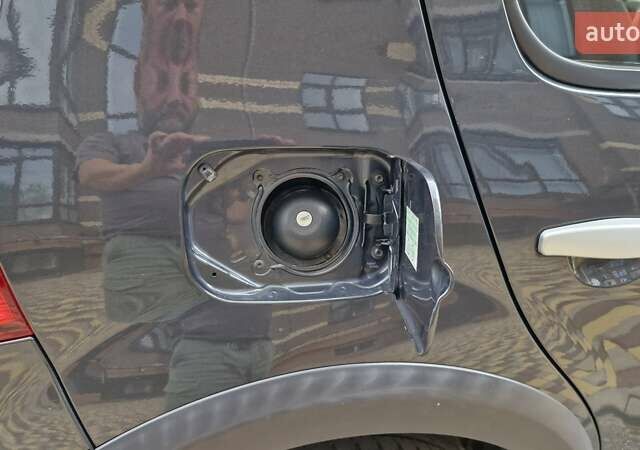 Серый Дачия Sandero StepWay, объемом двигателя 1.6 л и пробегом 191 тыс. км за 6999 $, фото 10 на Automoto.ua