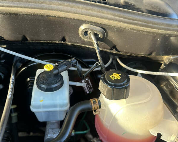 Серый Дачия Sandero StepWay, объемом двигателя 1.6 л и пробегом 180 тыс. км за 6699 $, фото 38 на Automoto.ua